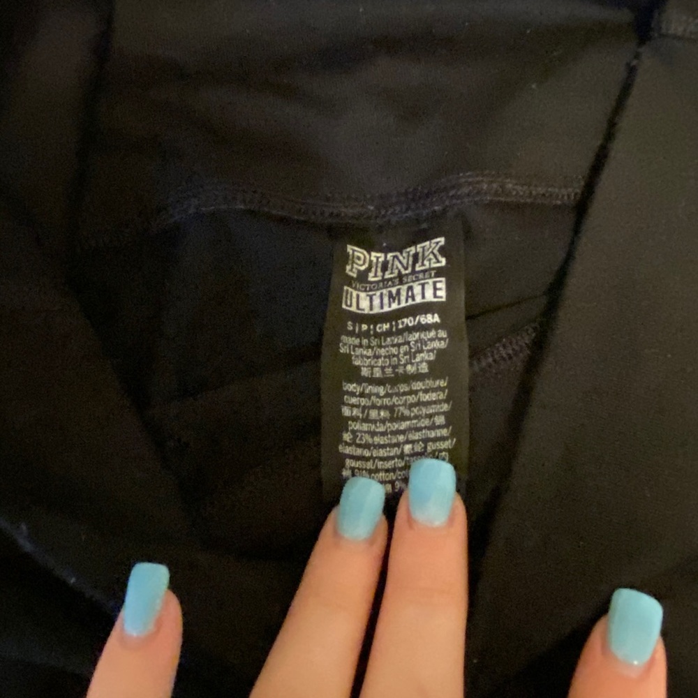 black “pink Vs” brand leggings